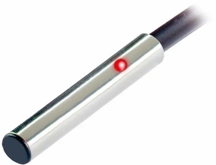 DCS3M0.8P/AD3N2 PNP N.O. DC12-24V Smooth shell